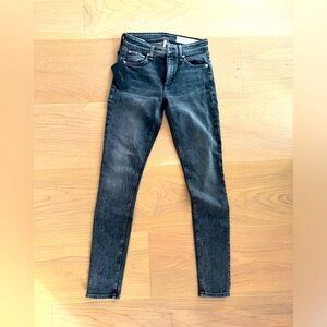 RAG & BONE
Cate mid-rise skinny jeans. Size 24